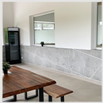 Vorraum mit Blick ins Wasser Wasser.Studio Langenburg